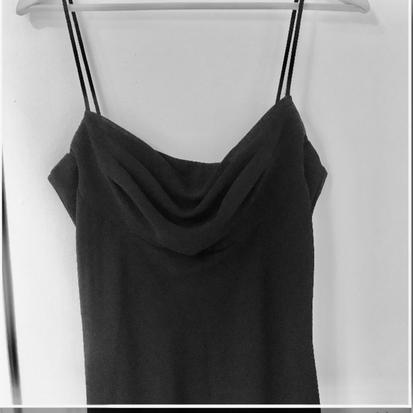 Gorgeous flowy dress - Picture 2 of 4